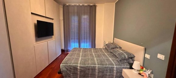 4 rooms Apartment in Perugia, Italy No. 32543 64