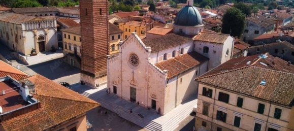 7 bedrooms House in Pietrasanta, Italy No. 399091 3