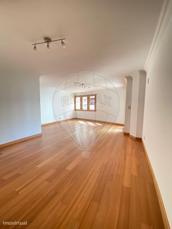 3 bedrooms Apartment in Loures, Portugal No. 73697