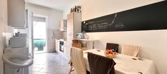 3 Schlafzimmer Wohnung in Albenga, Italy, Nr. 381639 4