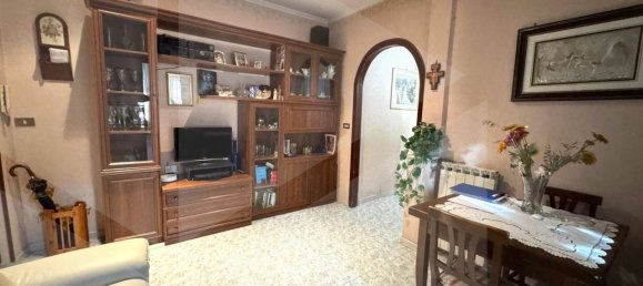 3 rooms Apartment in Rome, Italy No. 24638 4