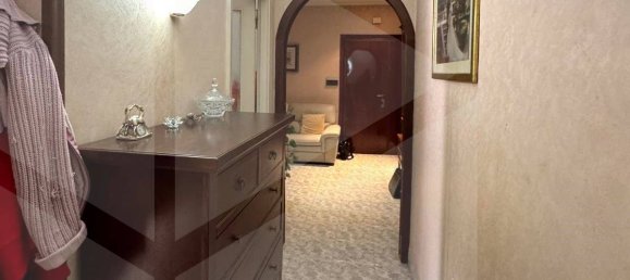 3 rooms Apartment in Rome, Italy No. 24638 10