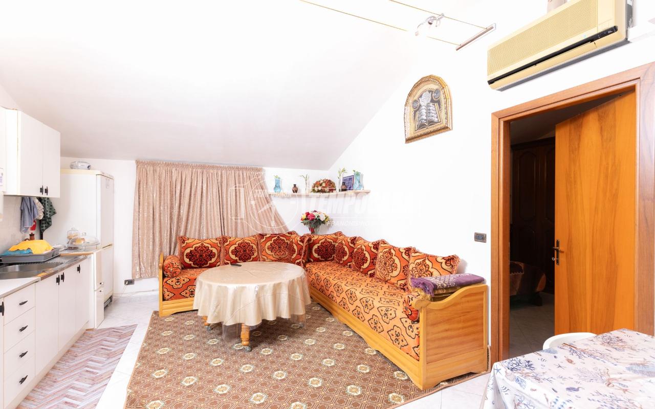 2-salle Appartement à Sant'Agata Bolognese, Italy No. 120733