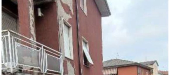 3 rooms Apartment in Solaro, Italy No. 60642 2