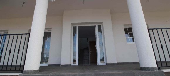 4 bedrooms Villa in Pinoso, Spain No. 10252 6