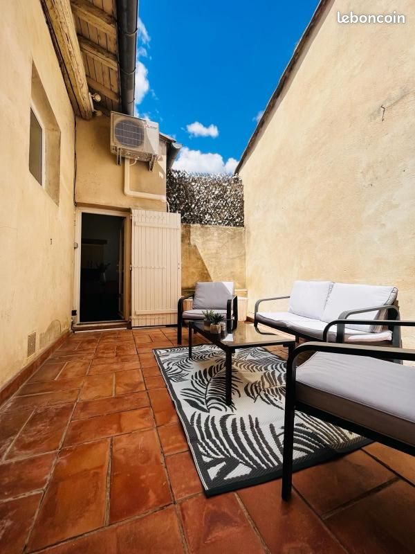 2 bedrooms Apartment in Avignon, France No. 339819