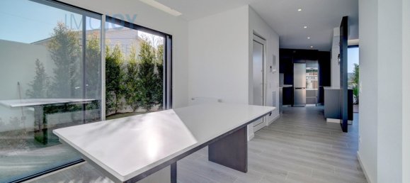 4 bedrooms Villa in Cascais, Portugal No. 103942 7