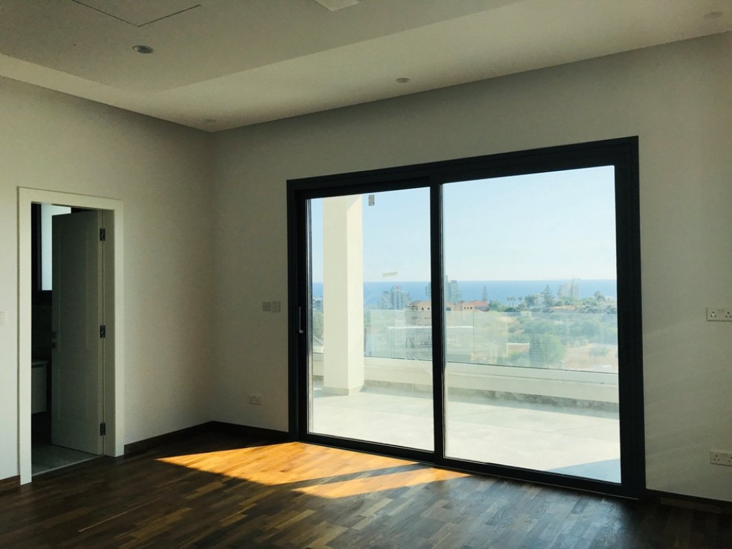 7 rooms Villa in Limassol, Cyprus No. 2025