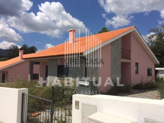 Casa de 4 dormitorios en Vila Nova de Cerveira, Portugal No. 217640