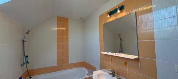 4 bedrooms House in Mayenne, France No. 360536 5