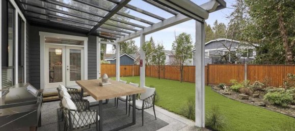 4 bedrooms House in British Columbia, Canada No. 1163 11