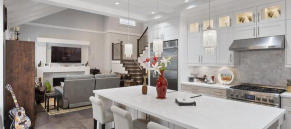 4 bedrooms House in British Columbia, Canada No. 1163 8