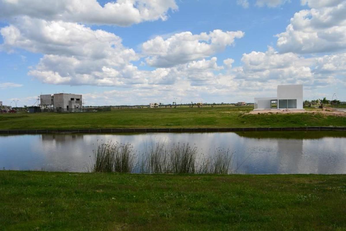  Land in Escobar, Argentina No. 121523