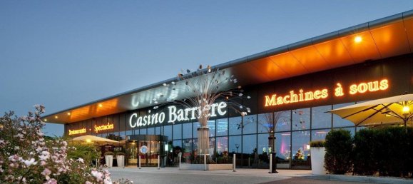 4 bedrooms Penthouse in Saint-Louis, France No. 94241 7