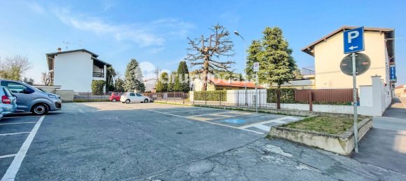 70m² Commercial property in Inveruno, Italy No. 180807 51