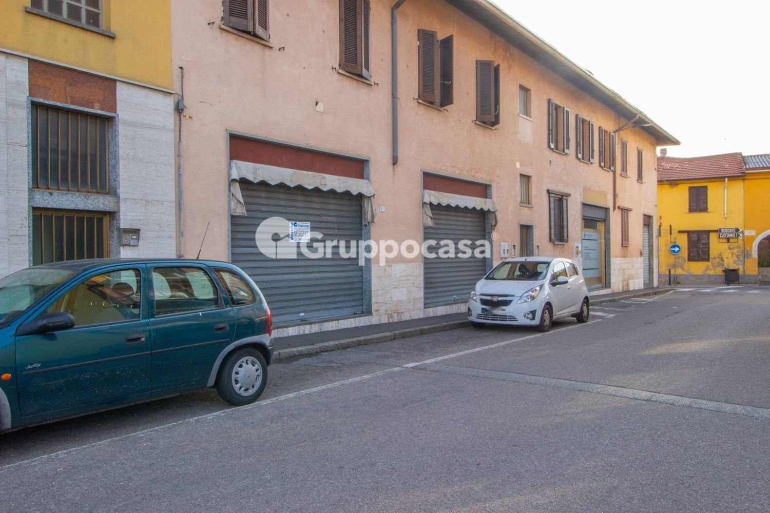 70m² Commercial property in Inveruno, Italy No. 180807