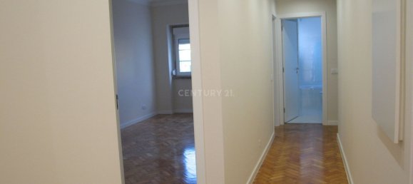 Здание 1485м² в Лиссабон, Португалия № 136288 3