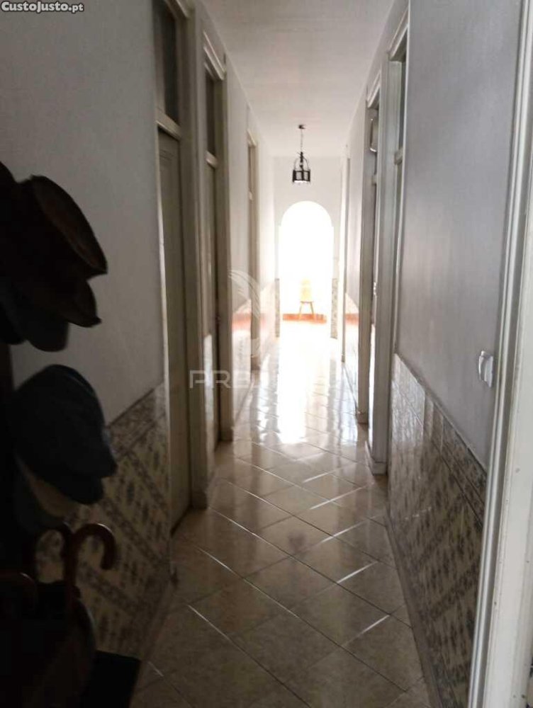 6 bedrooms Apartment in Lisbon, Portugal No. 107334