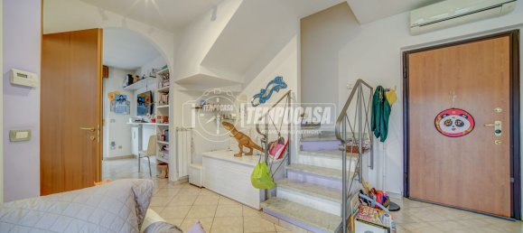 Apartamento de 3 habitaciónes en Sumirago, Italy No. 305179 25