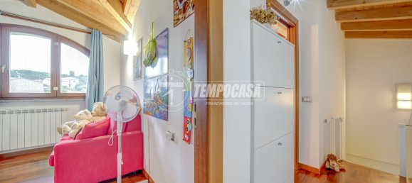 Apartamento de 3 habitaciónes en Sumirago, Italy No. 305179 12