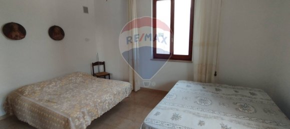 Casa de 4 dormitorios en Castel di Ieri, Italy No. 347983 12