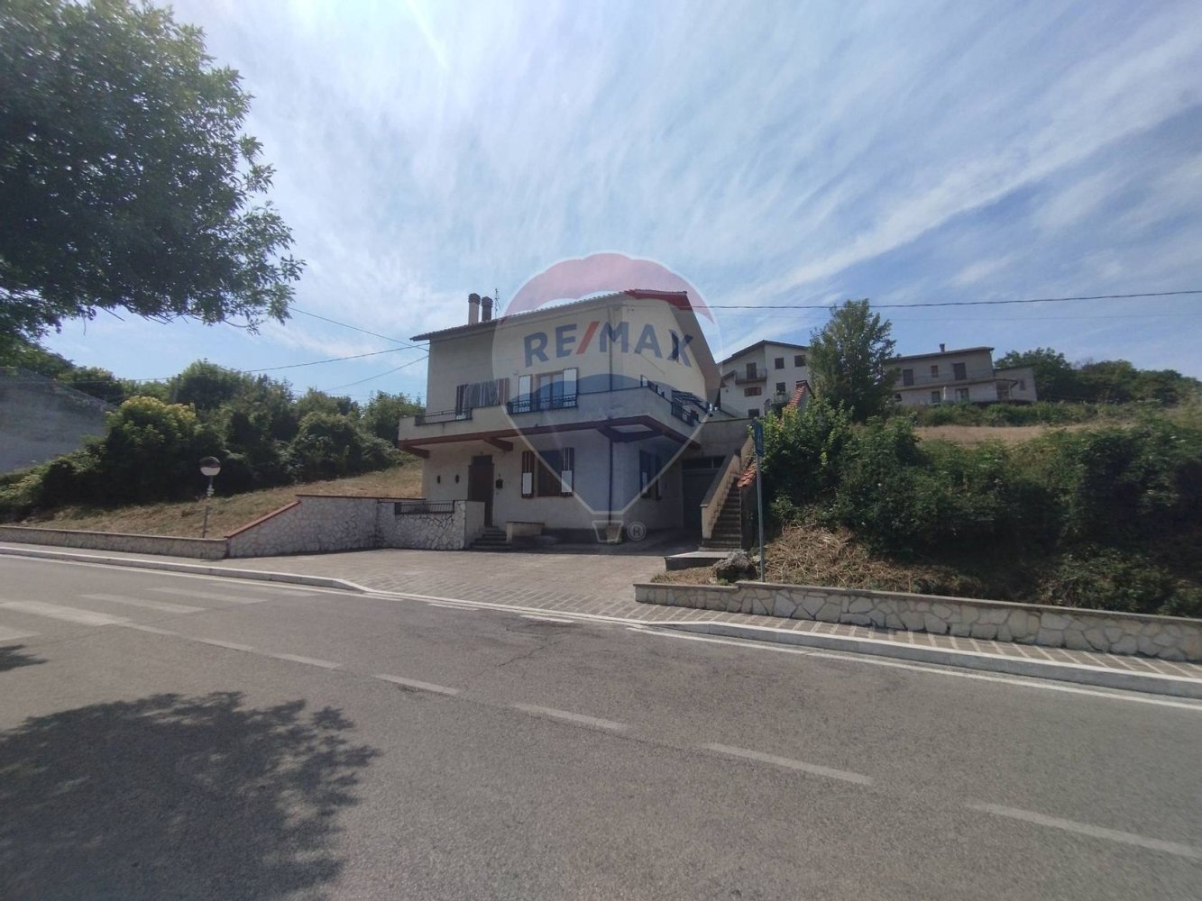 Casa de 4 dormitorios en Castel di Ieri, Italy No. 347983