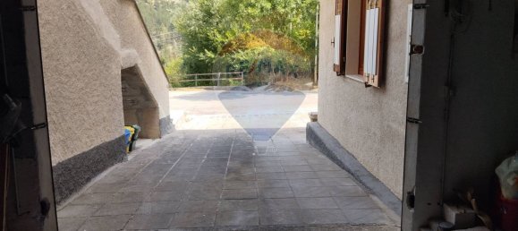 Casa de 4 dormitorios en Castel di Ieri, Italy No. 347983 34