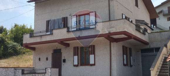 Casa de 4 dormitorios en Castel di Ieri, Italy No. 347983 38