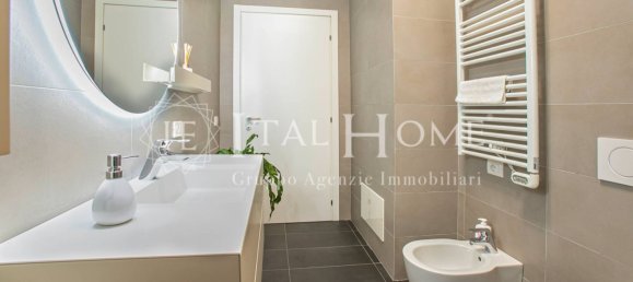 Apartamento de 4 dormitorios en Bergamo, Italy No. 370124 26