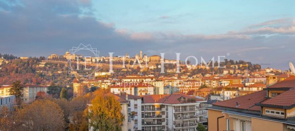 Apartamento de 4 dormitorios en Bergamo, Italy No. 370124 18