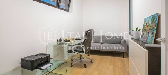 Apartamento de 4 dormitorios en Bergamo, Italy No. 370124 17
