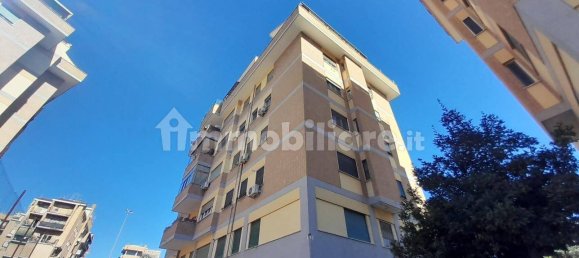 Apartamento de 1 dormitorio en Rome, Italy No. 207471 2
