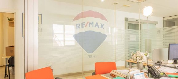 Oficina de 5 habitaciónes en Bari, Italy No. 266451 21