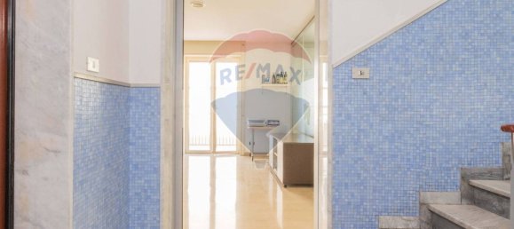 Oficina de 5 habitaciónes en Bari, Italy No. 266451 23