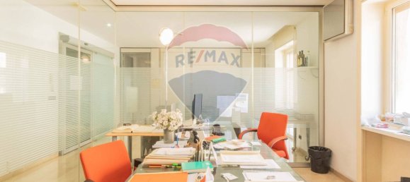 Oficina de 5 habitaciónes en Bari, Italy No. 266451 20