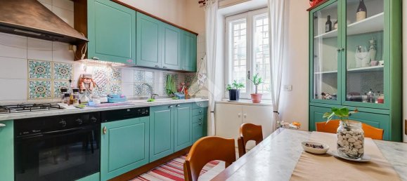 Квартира с 3 комнатами в Рим, Италия № 26353 4