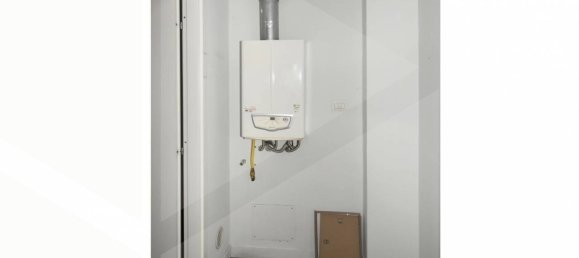 1-Zimmer Gewerbliche Immobilie in Legnano, Italy, Nr. 24957 11