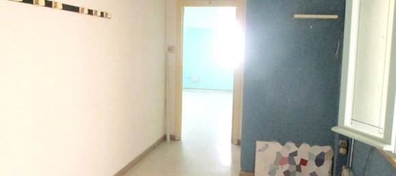 6 rooms Apartment in Pontedera, Italy No. 215966 9