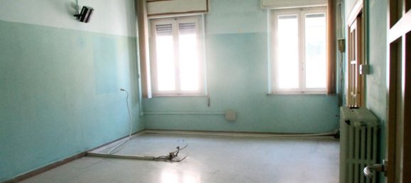 6 rooms Apartment in Pontedera, Italy No. 215966 6