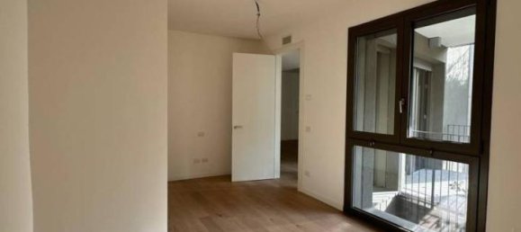3 rooms Apartment in Parma, Italy No. 40818 22
