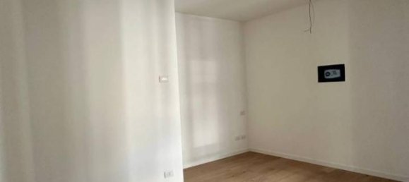 3 rooms Apartment in Parma, Italy No. 40818 18