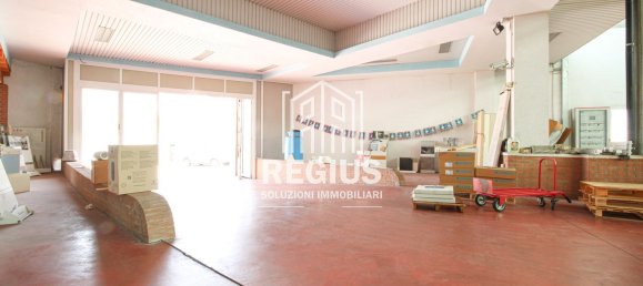 Almacén en Venice, Italy 3888 m² No. 286405 2