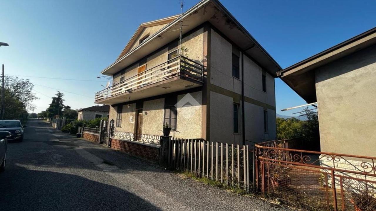 Casa de 10 divisões em Fontana Liri, Italy N.º 154592