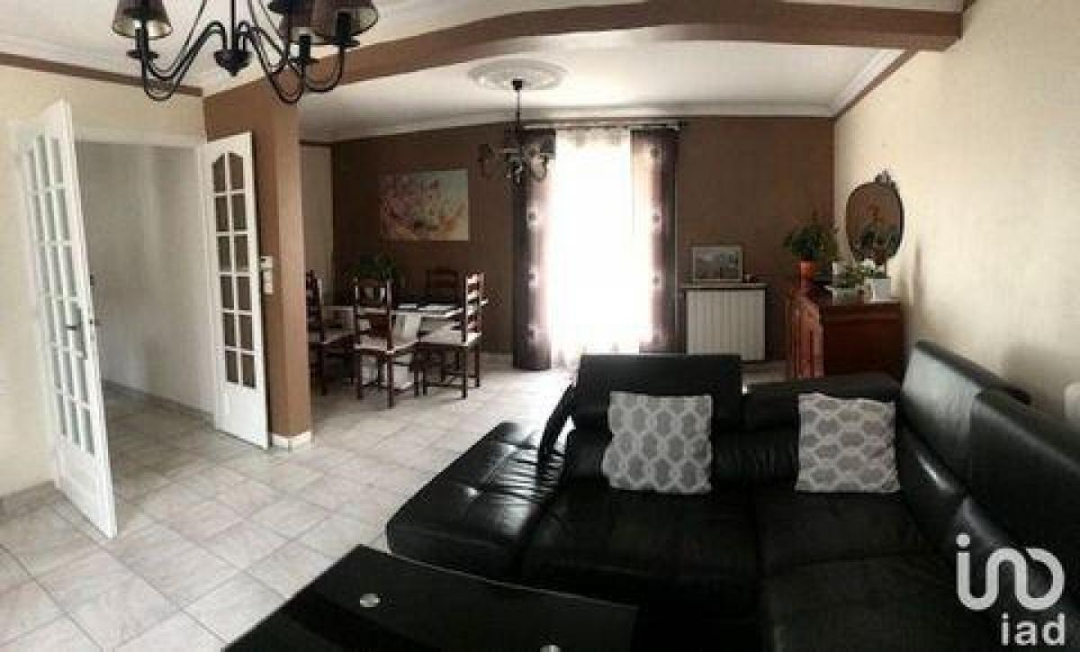 4 bedrooms House in Drancy, France No. 23485