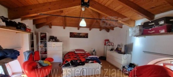 Apartamento de 3 habitaciónes en Livorno, Italy No. 41697 8