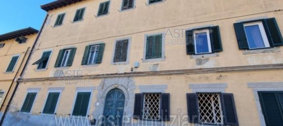 Apartamento de 3 habitaciónes en Livorno, Italy No. 41697 6