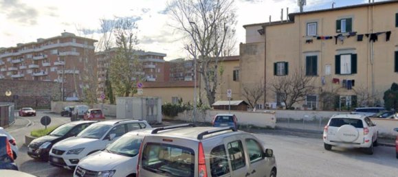 Apartamento de 3 habitaciónes en Livorno, Italy No. 41697 2