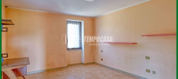 3 bedrooms House in Varese, Italy No. 292652 2