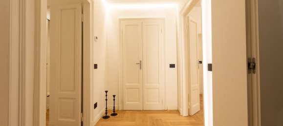 3 bedrooms Apartment in Milan, Italy No. 314199 4