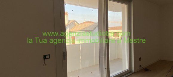 2 rooms Apartment in Treviso, Italy No. 59153 5